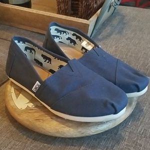 Navy Toms